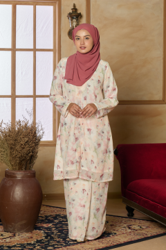 KEBARUNG KESUMA - HANUM IN PEACH