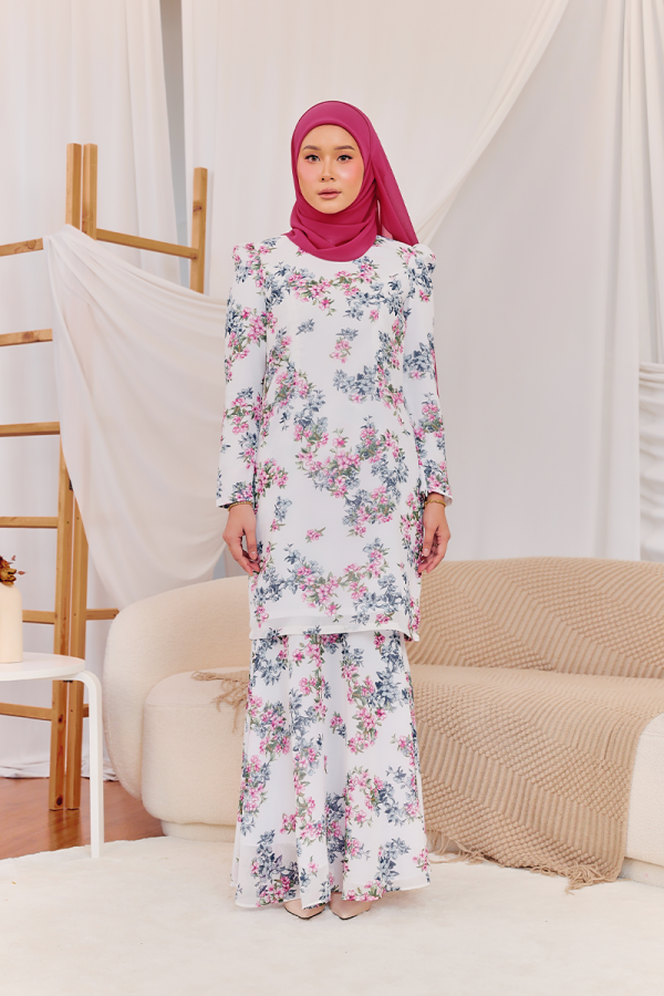 KURUNG MODISH - SARA IN WHITE