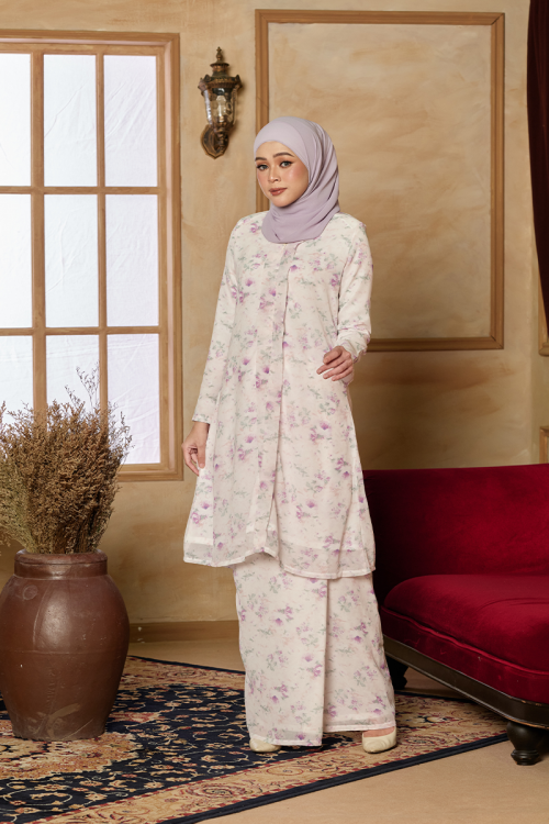 KEBARUNG KESUMA - PUTEH IN LAVENDER