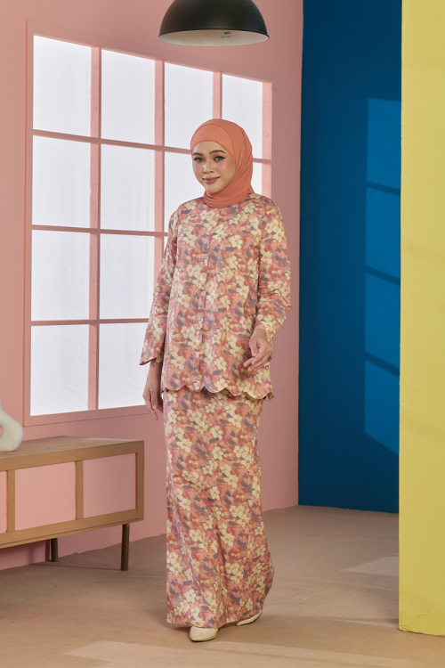 KURUNG FLEUR - POPPY IN RED BRICK