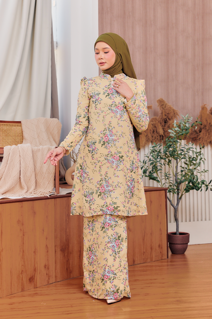 KURUNG FLORENCE - IRIS IN PASTEL YELLOW