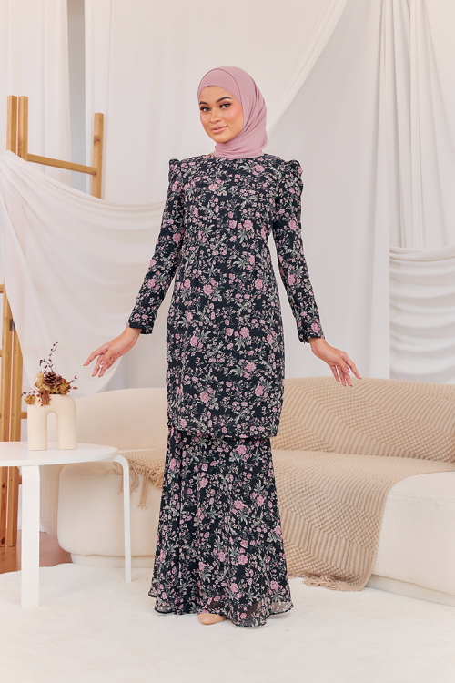 KURUNG MODISH - HANA IN BLACK