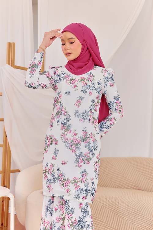 KURUNG MODISH - SARA IN WHITE