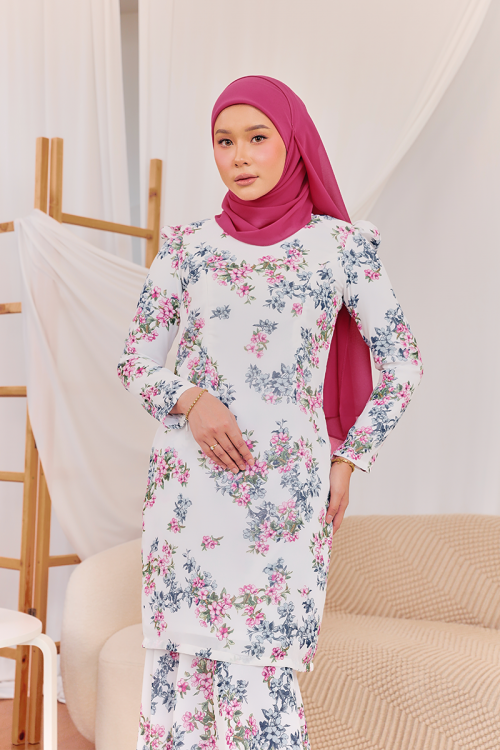 KURUNG MODISH - SARA IN WHITE