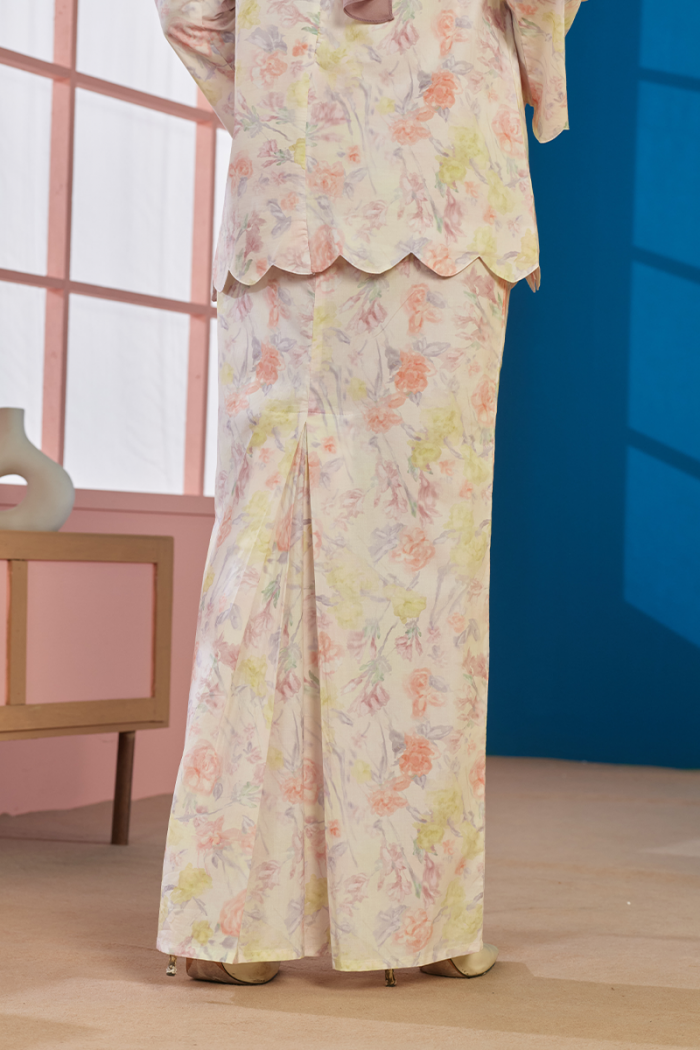 KURUNG FLEUR - LILY IN PEACH