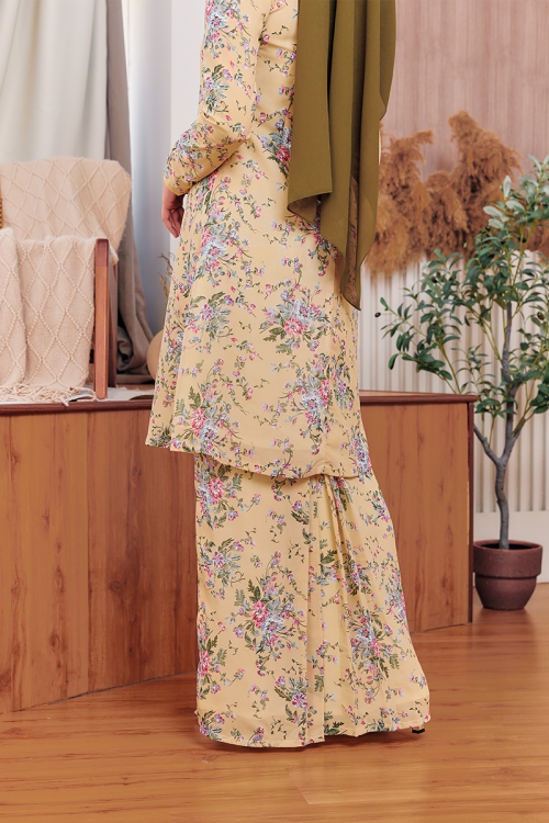 KURUNG FLORENCE - IRIS IN PASTEL YELLOW