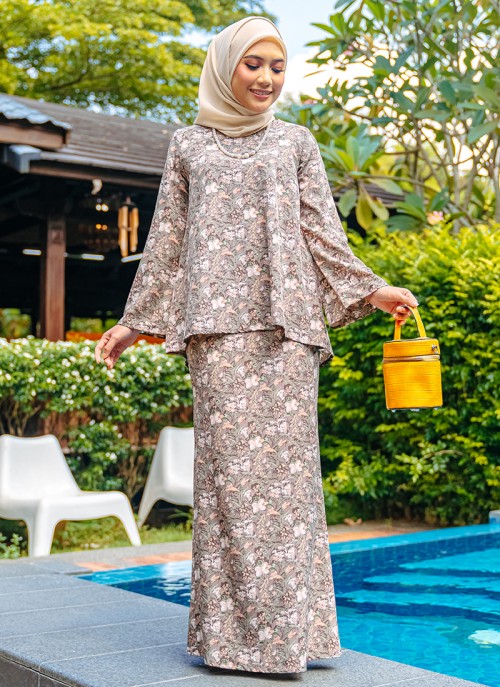 KURUNG HAURA - BRIANNA